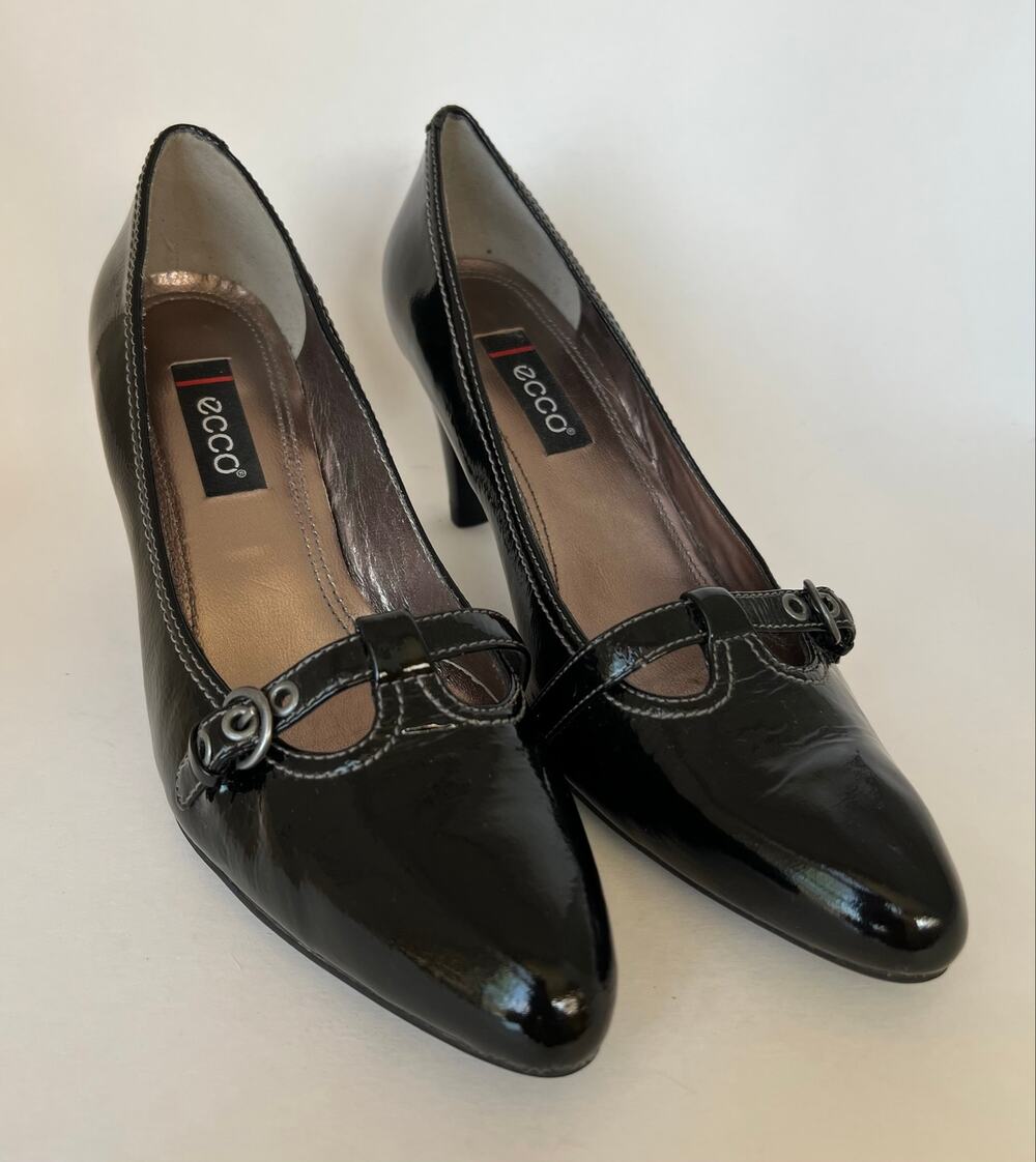 ECCO Women's Classic Black Patent Leather High Heel Pump Size 39